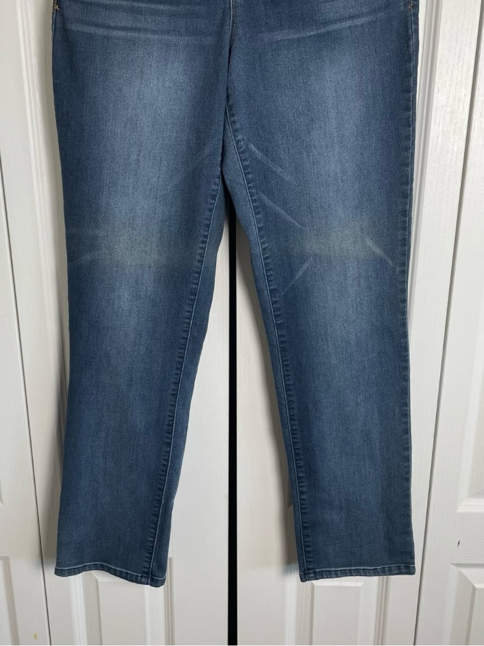 Wit & Wisdom Jeans Women’s 6 Blue Straight Leg Ab Solution Stretch Mid Rise Fade - Picture 3 of 11